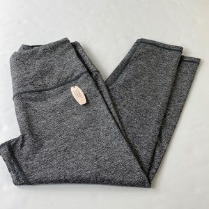 VICTORIA SECRET SPORT VSX KNOCKOUT CAPRIS NWT